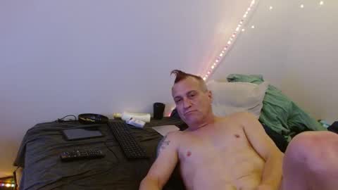 Snapshot of markymark101825061 chatting on 02.11.25 markymark101825061 online show from 02.11.25