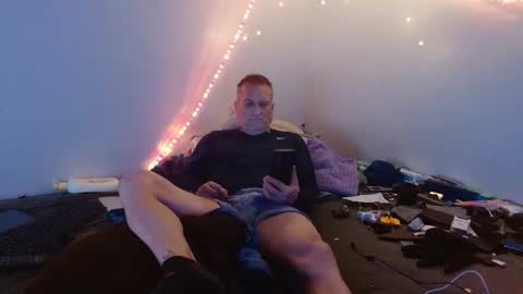 Snapshot of markymark101825061 chatting on 02.12.25 markymark101825061 online show from 02.12.25