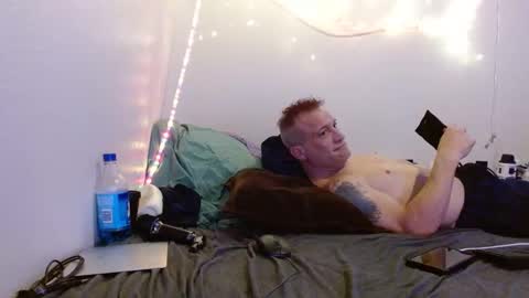 Snapshot of markymark101825061 chatting on 02.14.25 markymark101825061 online show from 02.14.25