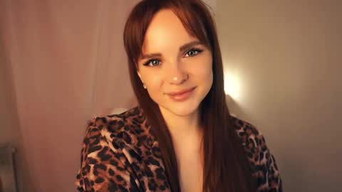 Snapshot of marlenegadley chatting on 10.19.25 Kira online show from 10.19.25