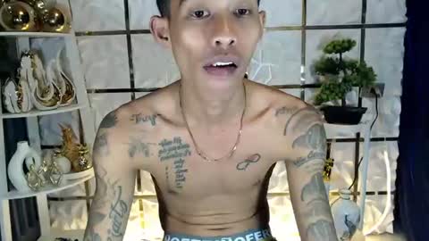 Snapshot of marlmoreno10 chatting on 12.21.25 marlmoreno10 online show from 12.21.25