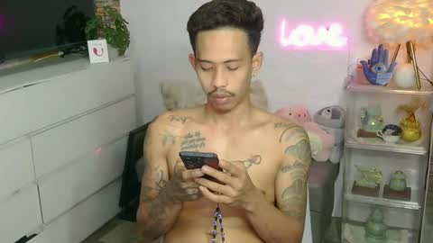 Snapshot of marlmoreno10 chatting on 03.26.26 marlmoreno10 online show from 03.26.26