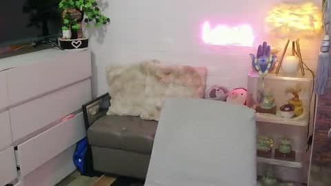 Snapshot of marlmoreno10 chatting on 04.16.26 marlmoreno10 online show from 04.16.26