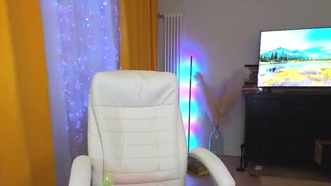 Alena online show from 02.25.25