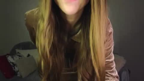 Snapshot of maroonaaa chatting on 01.16.26 Mary online show from 01.16.26