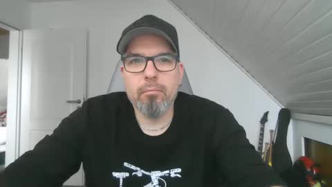 Snapshot of marriedcock1980 chatting on 01.12.25 marriedcock1980 online show from 01.12.25