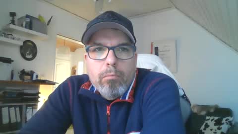 Snapshot of marriedcock1980 chatting on 03.10.25 marriedcock1980 online show from 03.10.25