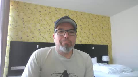 Snapshot of marriedcock1980 chatting on 09.20.25 marriedcock1980 online show from 09.20.25