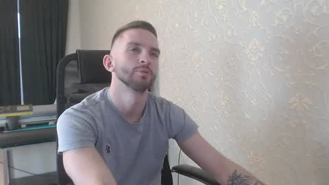 Snapshot of marselle_looker chatting on 02.06.25 Marselle online show from 02.06.25