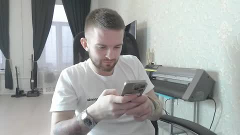 Snapshot of marselle_looker chatting on 11.28.25 Marselle online show from 11.28.25