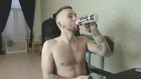 Snapshot of marselle_looker chatting on 11.29.25 Marselle online show from 11.29.25