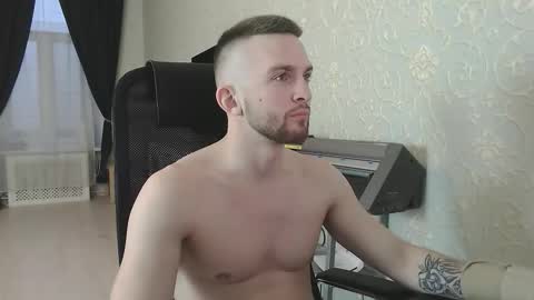 Snapshot of marselle_looker chatting on 11.30.25 Marselle online show from 11.30.25