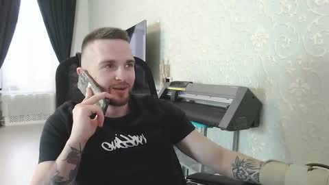 Snapshot of marselle_looker chatting on 12.02.25 Marselle online show from 12.02.25