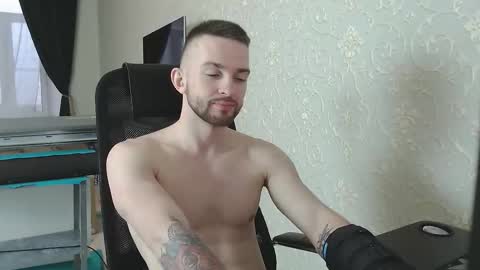 Snapshot of marselle_looker chatting on 12.05.25 Marselle online show from 12.05.25