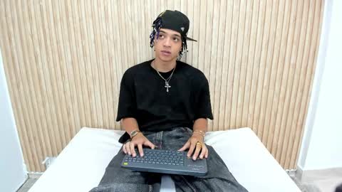 Snapshot of marshall_spencer chatting on 09.22.25 MARSHALL online show from 09.22.25