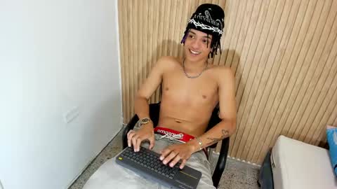 Snapshot of marshall_spencer chatting on 10.05.25 MARSHALL online show from 10.05.25