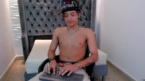 Snapshot of marshall_spencer chatting on 11.13.25 MARSHALL online show from 11.13.25