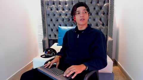 Snapshot of marshall_spencer chatting on 11.17.25 MARSHALL online show from 11.17.25