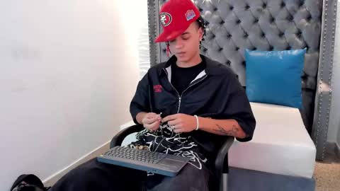 Snapshot of marshall_spencer chatting on 11.18.25 MARSHALL online show from 11.18.25