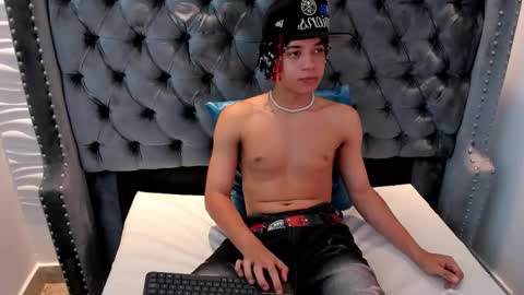 Snapshot of marshall_spencer chatting on 11.19.25 MARSHALL online show from 11.19.25