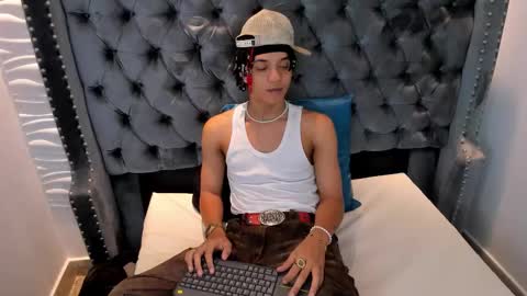 Snapshot of marshall_spencer chatting on 11.21.25 MARSHALL online show from 11.21.25