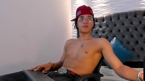 Snapshot of marshall_spencer chatting on 12.02.25 MARSHALL online show from 12.02.25