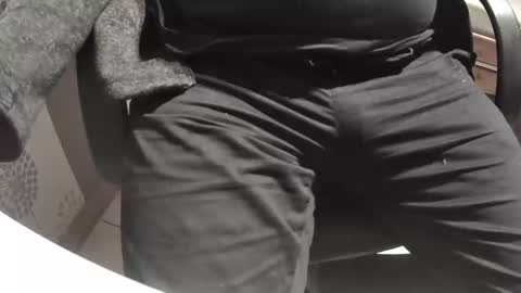 Snapshot of martial04 chatting on 01.01.25 martial04 online show from 01.01.25