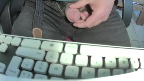 Snapshot of martial04 chatting on 01.27.25 martial04 online show from 01.27.25