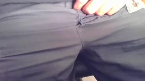 Snapshot of martial04 chatting on 09.17.25 martial04 online show from 09.17.25