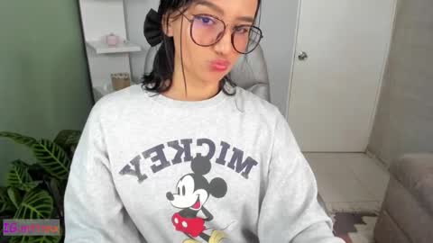 Snapshot of martiiinaa_ chatting on 03.04.25 Martina online show from 03.04.25