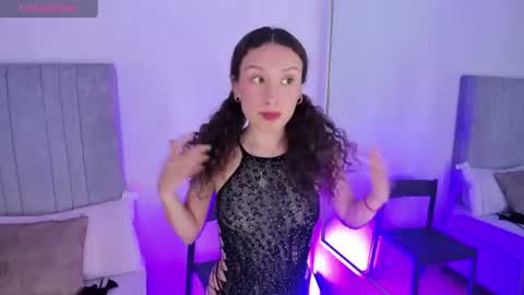 Snapshot of martina_adams chatting on 06.21.26 mari online show from 06.21.26
