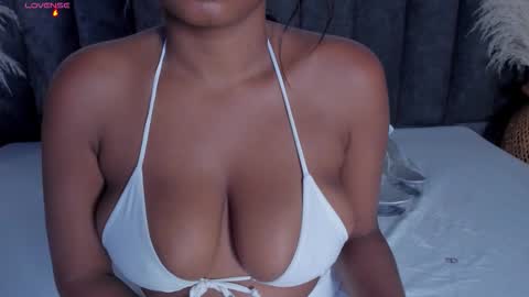 Laura online show from 09.15.25