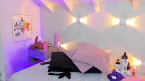 martina mIIler online show from 05.21.26