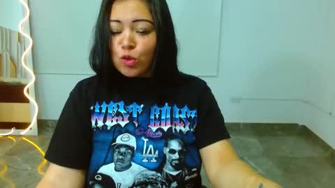 Snapshot of martina_tay chatting on 03.10.25 Hey im martina online show from 03.10.25