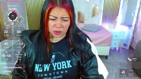 Snapshot of martina_tay chatting on 11.17.25 Hey im martina online show from 11.17.25