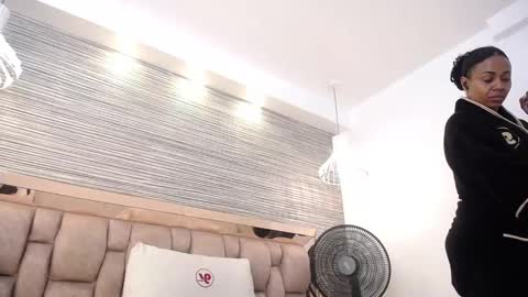 Snapshot of martina_touss chatting on 02.26.25 martina touss online show from 02.26.25