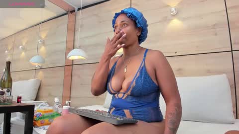 Snapshot of martina_touss chatting on 03.07.25 martina touss online show from 03.07.25