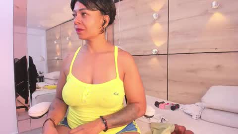 Snapshot of martina_touss chatting on 10.29.25 martina touss online show from 10.29.25