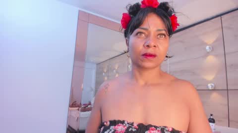 Snapshot of martina_touss chatting on 11.27.25 martina touss online show from 11.27.25