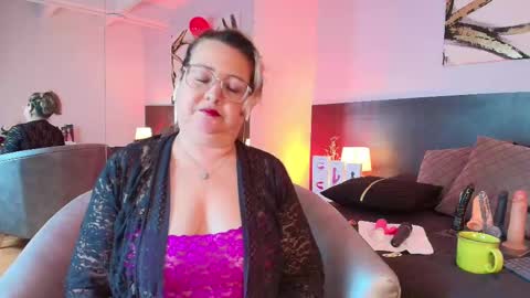 Snapshot of martinacaicedo chatting on 02.25.25 Martina Caicedo online show from 02.25.25