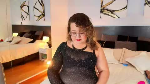 Snapshot of martinacaicedo chatting on 09.30.25 Martina Caicedo online show from 09.30.25