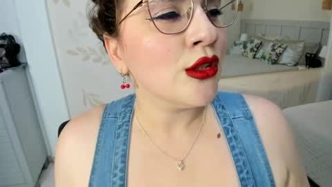 Snapshot of martinaguzmann chatting on 06.05.26 Martina online show from 06.05.26