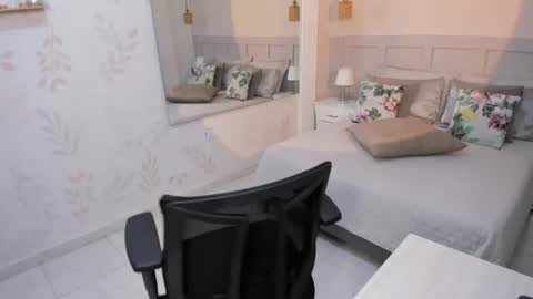 Snapshot of martinaguzmann chatting on 07.26.26 Martina online show from 07.26.26