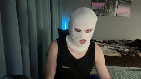 Snapshot of martinboy01 chatting on 10.19.25 Martin online show from 10.19.25