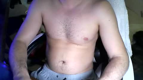 Snapshot of martingillesg chatting on 03.31.26 martingillesg online show from 03.31.26