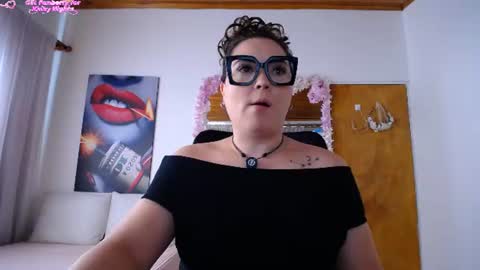 Snapshot of martiniella chatting on 06.15.26 Antonella Martini online show from 06.15.26