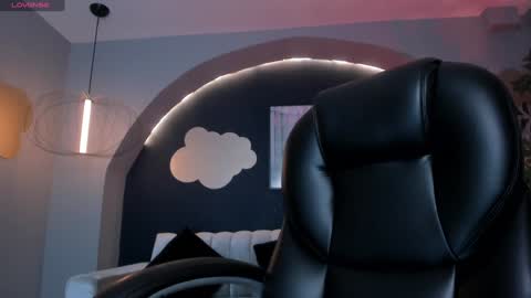 Martinna Bonnet online show from 01.09.25