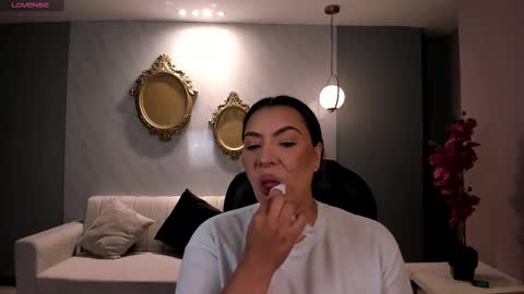 Martinna Bonnet online show from 02.23.25