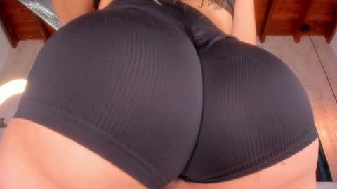 Snapshot of marttina_ruiz chatting on 06.14.26 Martina online show from 06.14.26