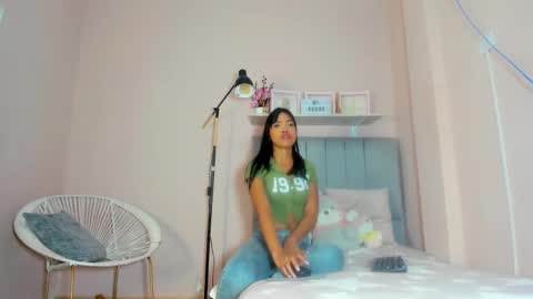 Snapshot of mary_cute9 chatting on 09.10.25 mary_cute9 online show from 09.10.25